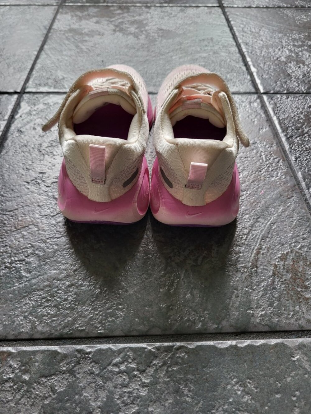 Girls Nike Stellar Ride Shoe - Picture 3 of 6